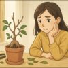 日本人女性が室内の明るい窓辺で、スカスカになったガジュマルの鉢を前に不安そうに見つめている。テーブルの上には剪定バサミと落ちた葉。背景に柔らかな自然光。